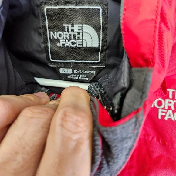 The North Face Winter Jacket Hooded Full Zip Pockets Red Gray Boys S